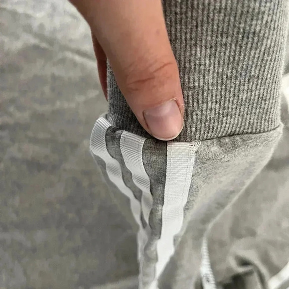 Adidas/ 💰2 FOR $10💰Grey  and white/ Long sleeve shirt/ Size US XS - Picture 9 of 10